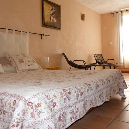 Le Mas de Pié Caud Bed and Breakfast Rognes Esterno foto