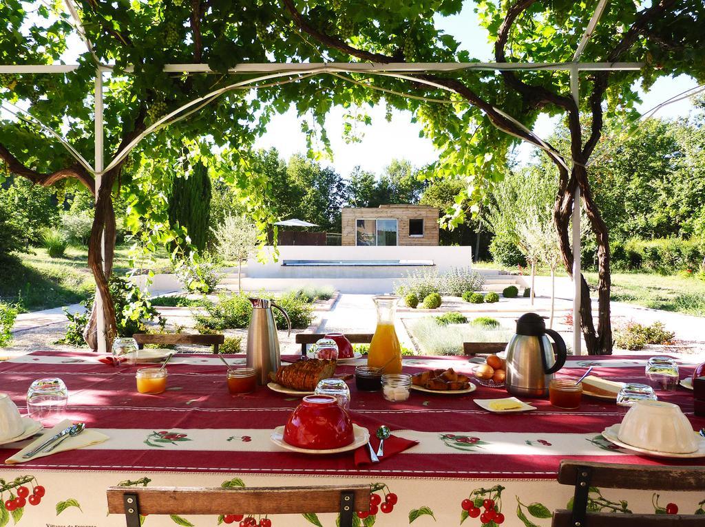 Le Mas de Pié Caud Bed and Breakfast Rognes Esterno foto
