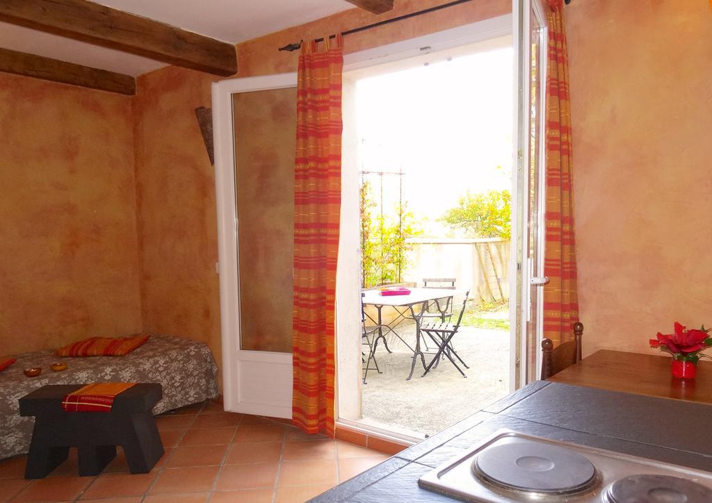 Le Mas de Pié Caud Bed and Breakfast Rognes Esterno foto