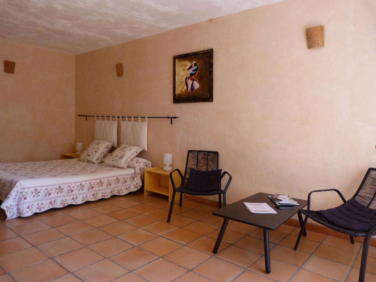 Le Mas de Pié Caud Bed and Breakfast Rognes Esterno foto