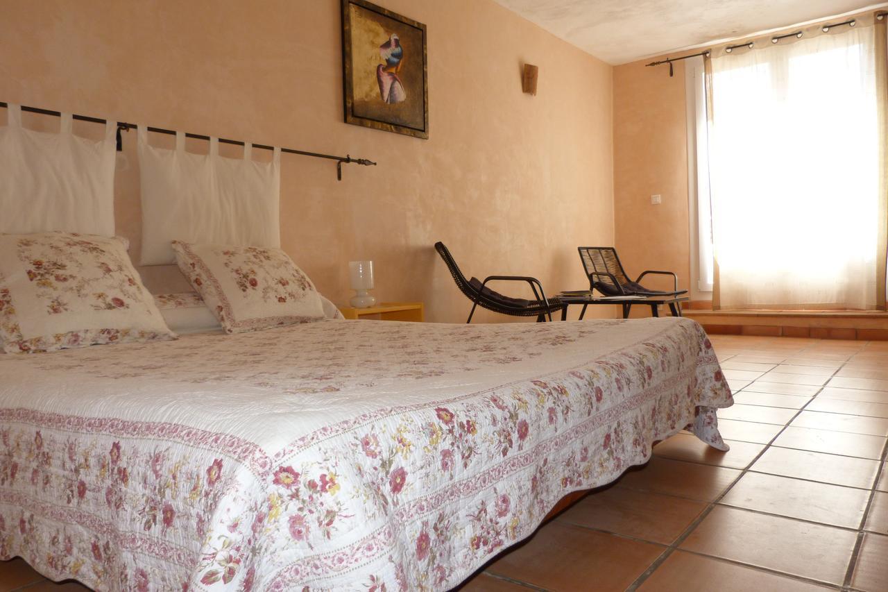 Le Mas de Pié Caud Bed and Breakfast Rognes Esterno foto